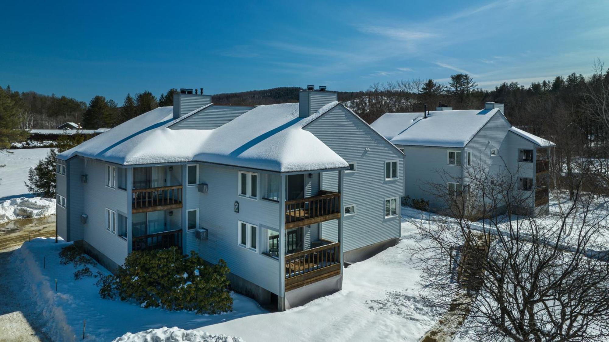 Okemo Mountain Lodging Ладлоу Экстерьер фото
